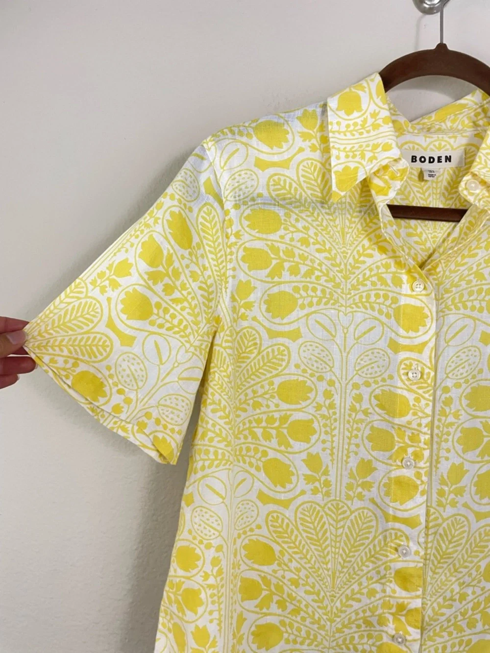Boden Yellow and White Floral Short Sleeve Linen Button Up Shirt Size 4 - Picture 4 of 6